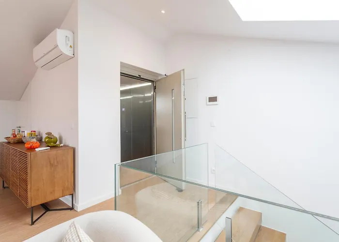 Center Luxury Triplex Villa