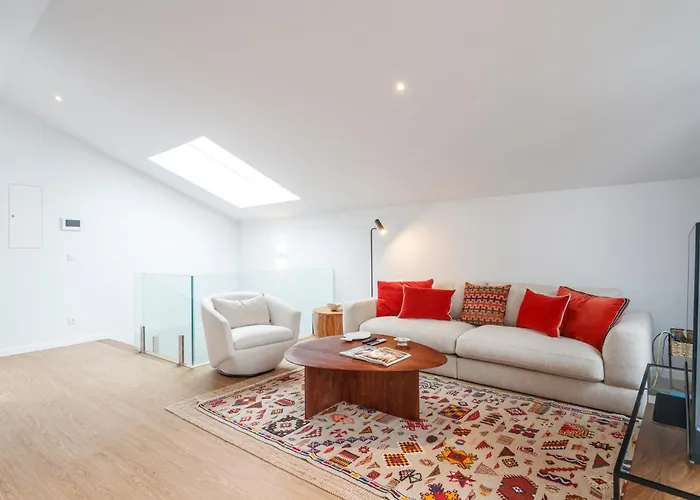 Center Luxury Triplex Villa